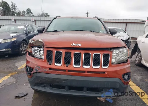 2012 Jeep Compass Latitude z USA, uszkodzony, nr VIN 1C4NJDEB4CD633053